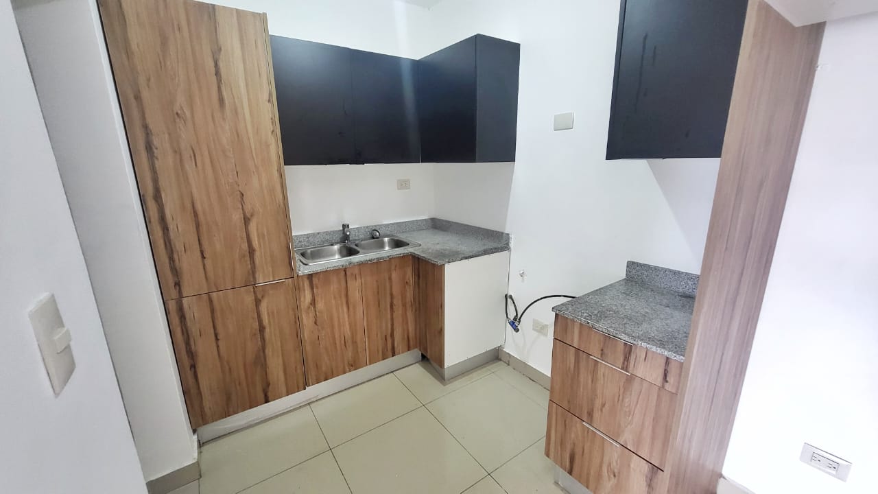 apartamentos - Apartamento en Villas Naco 4to Piso con Terraza 5