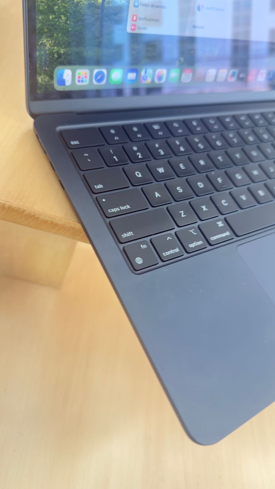 computadoras y laptops - MacBook Air m2 2022 8Gb de RAM 256Gb 68 ciclos de bateria  3