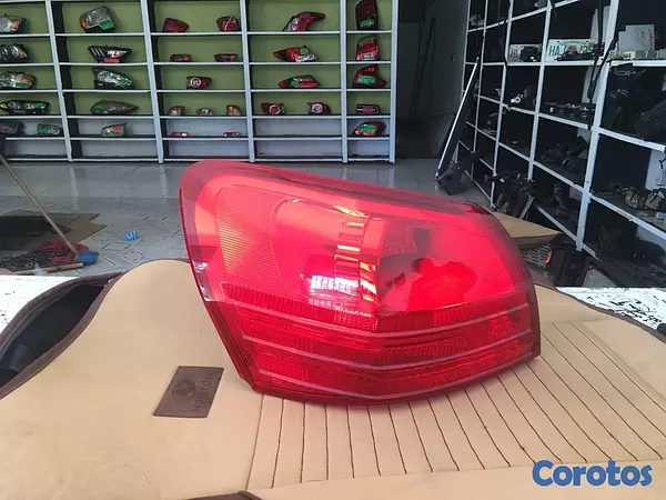 otros vehiculos - Vendo Luces traseras Para Nissan Rogue 2012 2