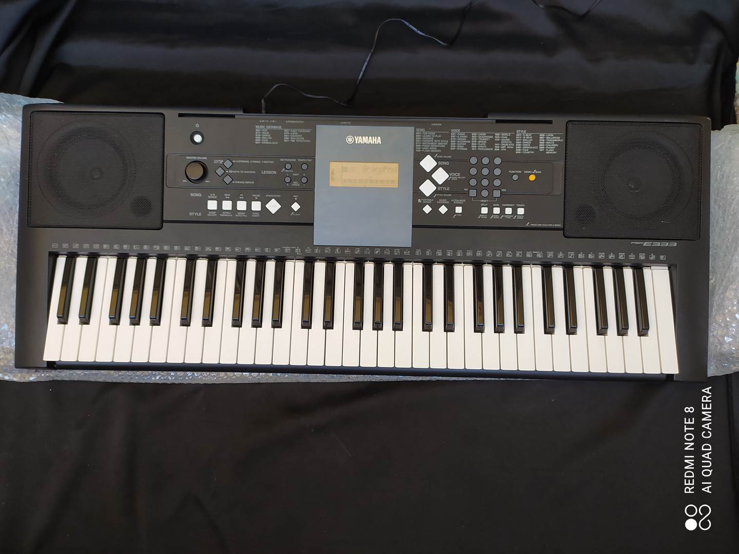 instrumentos musicales - 
PIANO YAMAHA PSR E333 5 OCTAVAS SENSIBLE.  
!!! MUY BUEN ESTADO !!!  