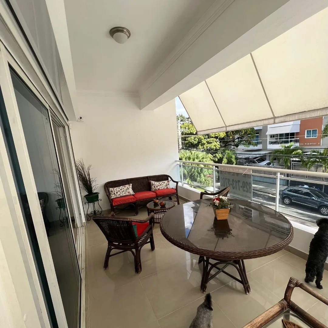 apartamentos - Se vende apartamento Moderno en la Julia, Santo Domingo, D.N.
2do. Piso.
320 Mts 7