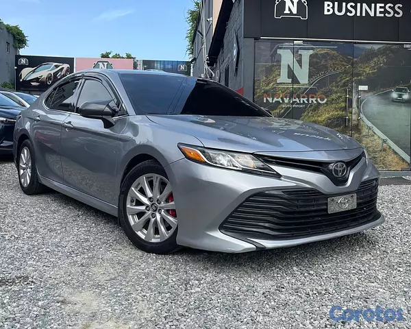 carros - TOYOTA CAMRY LE 2018 1