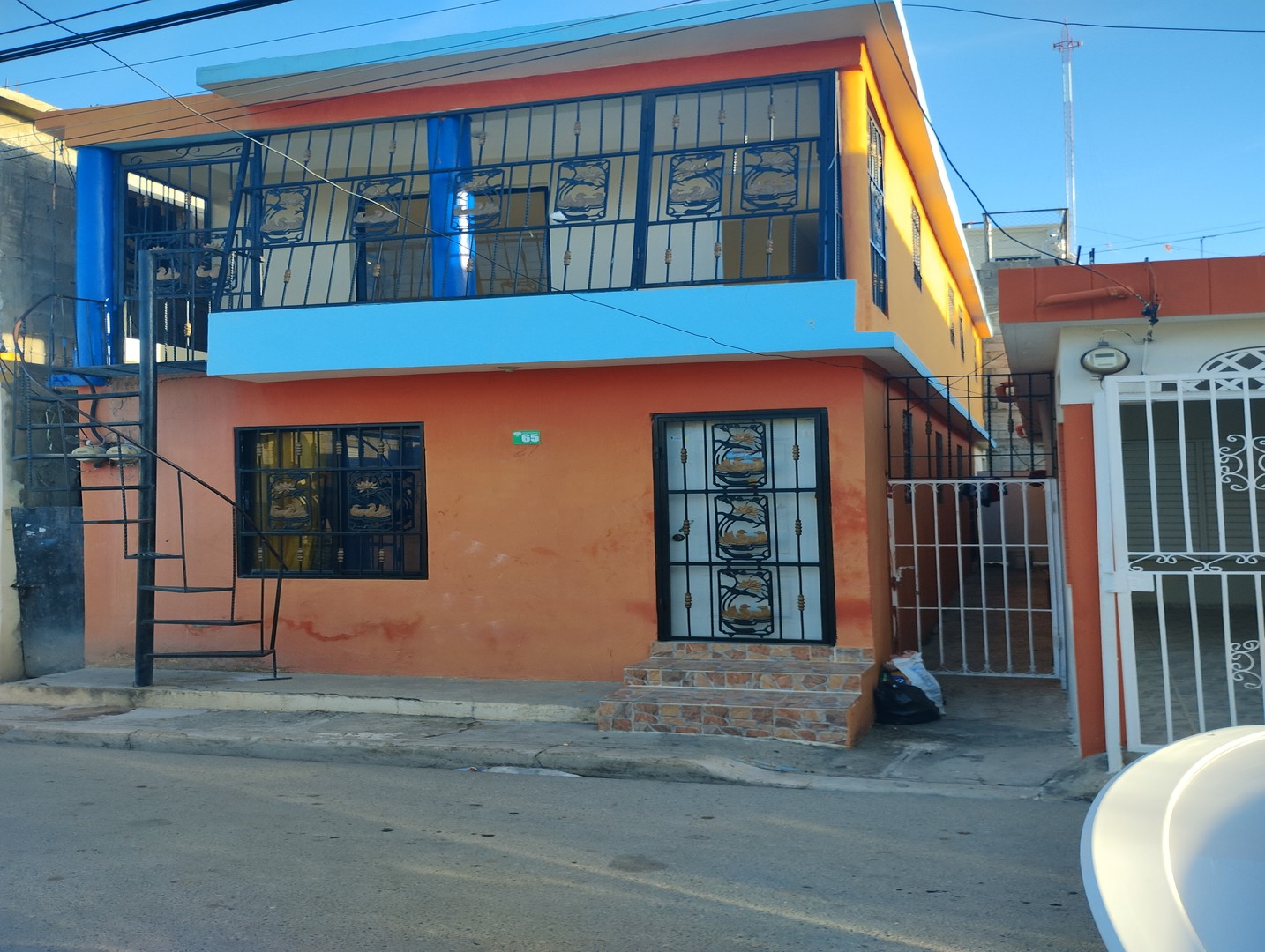 casas - Casa de dos niveles en venta en el Mella 2 Cien Fuegos Santiago Oeste negociable 2