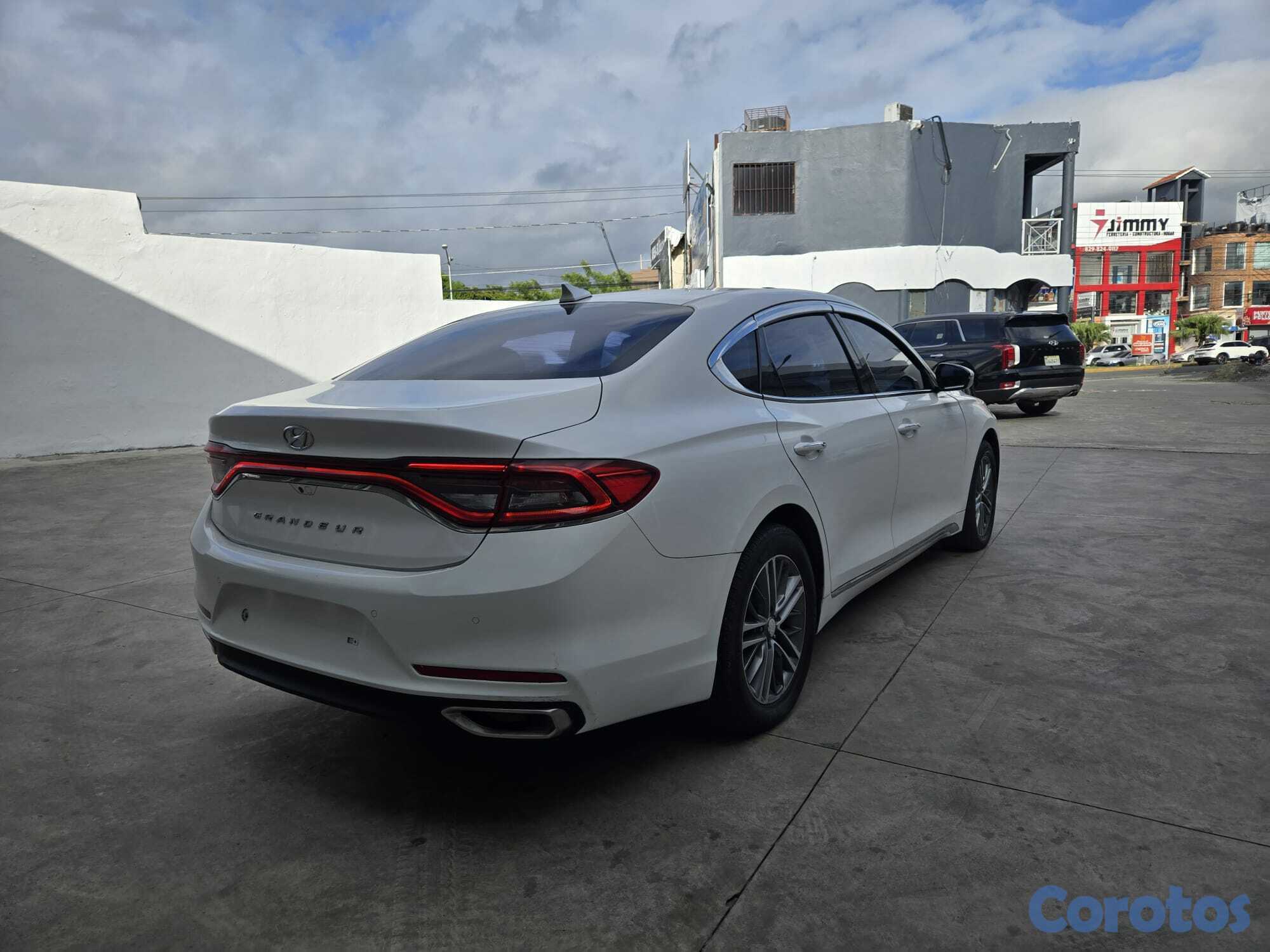 carros - HYUNDAI GRANDEUR 2018 BLANCO 4
