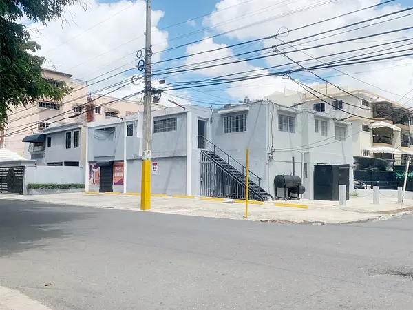 oficinas y locales comerciales - Local céntrico en el Millon  3