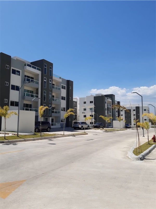 apartamentos - Apartamento en alquiler, nuevo, con piscina, Av. República de Colombia 9
