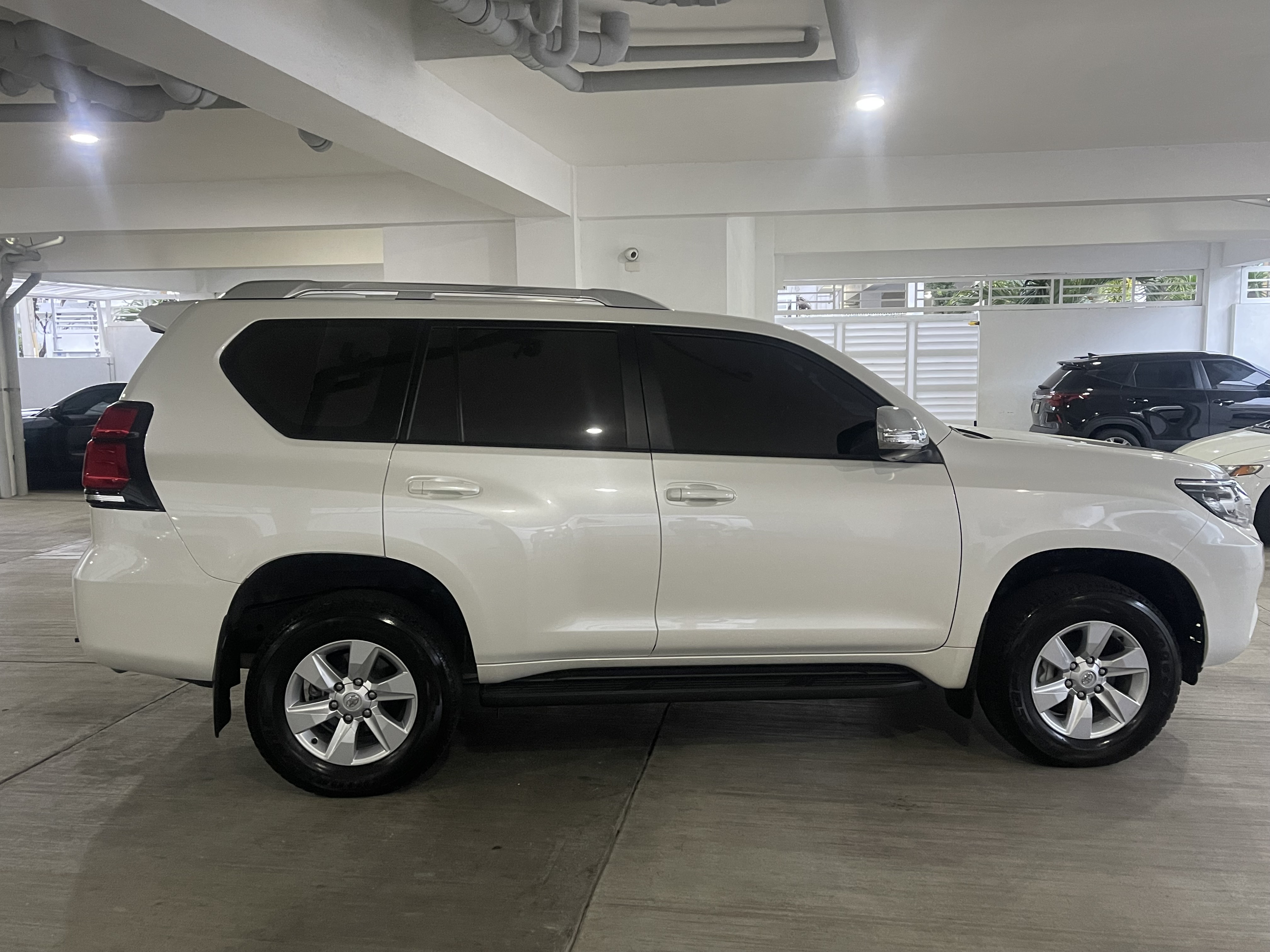 jeepetas y camionetas - Toyota Land Cruiser TXL 2022 3