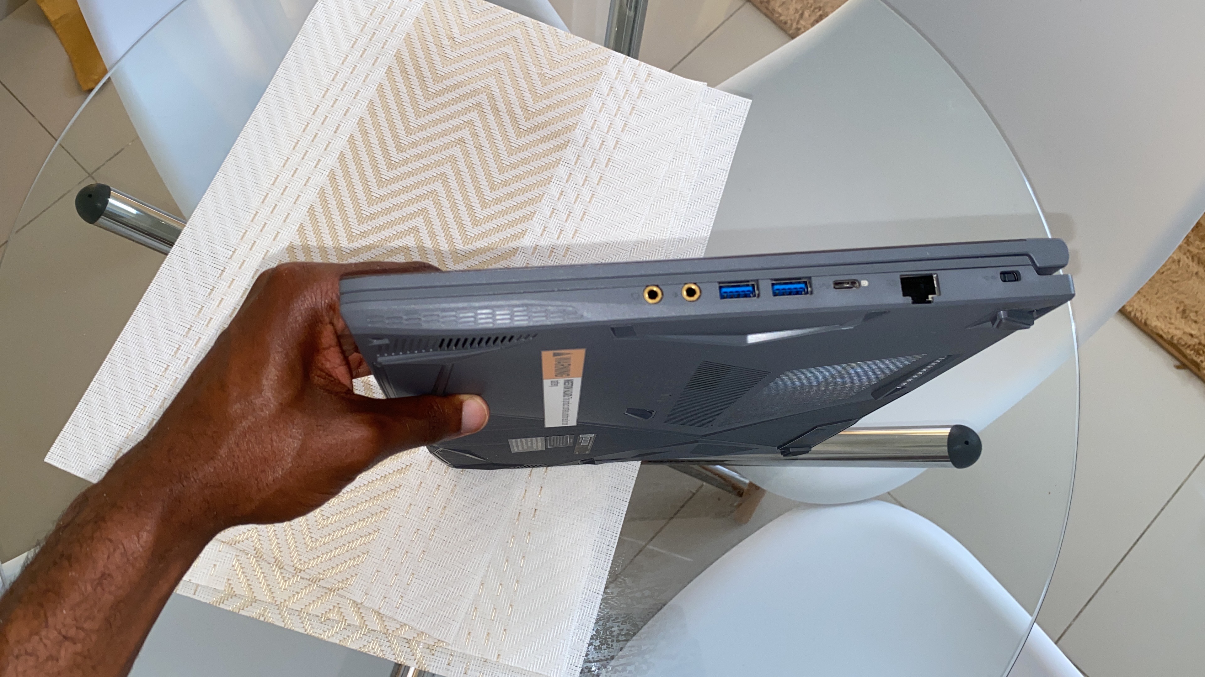 computadoras y laptops - Vendo Laptop  endgame msi thin 15 b13uc
 3