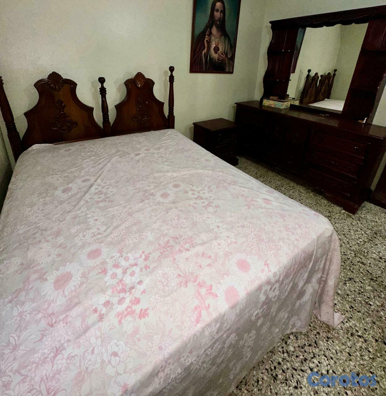 muebles y colchones - Juego de habitación en Caoba - Cama, gavetero con 