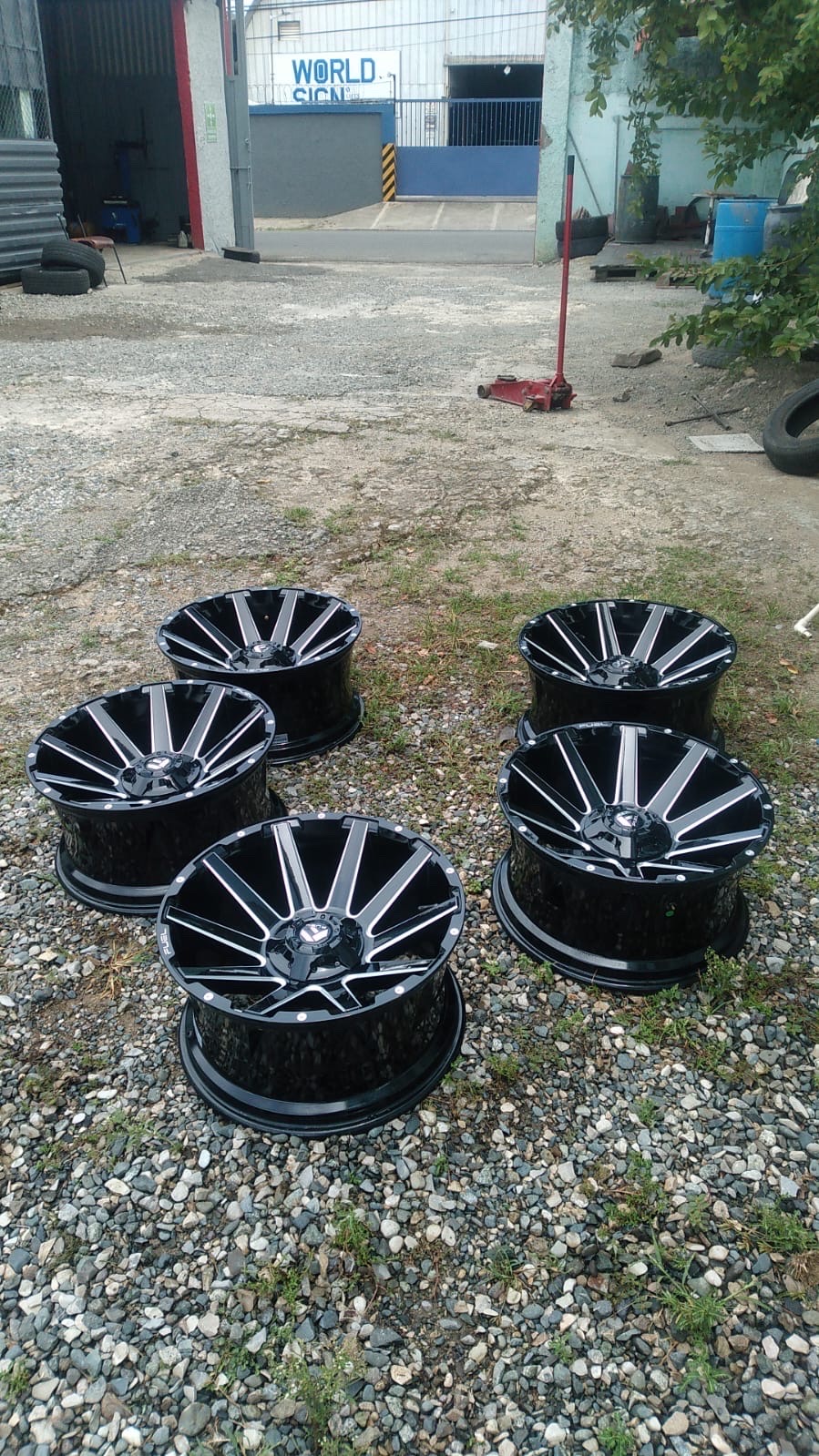 accesorios para vehiculos - Aros Fuell originales 5x127 Jeep Wrangle 20x10  2