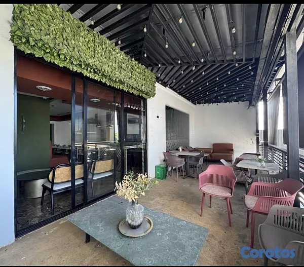 solares y terrenos - ALQUILO Local Comercial 2do Piso Con Terraza Para Café-Restaurante En Los Prados 2