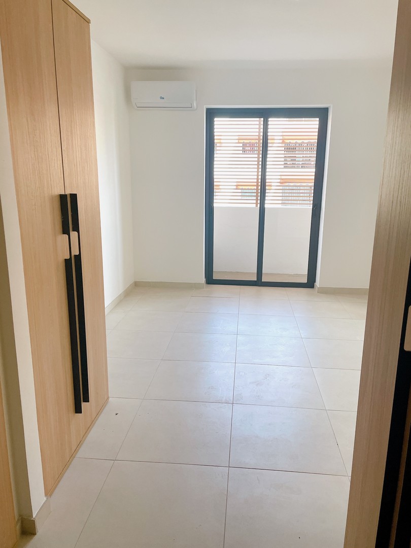 apartamentos - Alquiler Apartamento con Hermosa Terraza Arroyo Hondo viejo 4