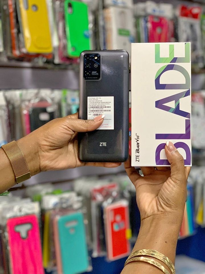 celulares y tabletas - FACTORYUNLOCKED ZTE Blade V30 VITA 128GB / 3GB RAM
