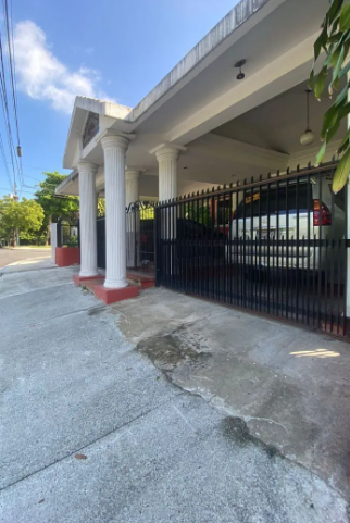 casas - Venta de Casa En Jardines del Norte 0