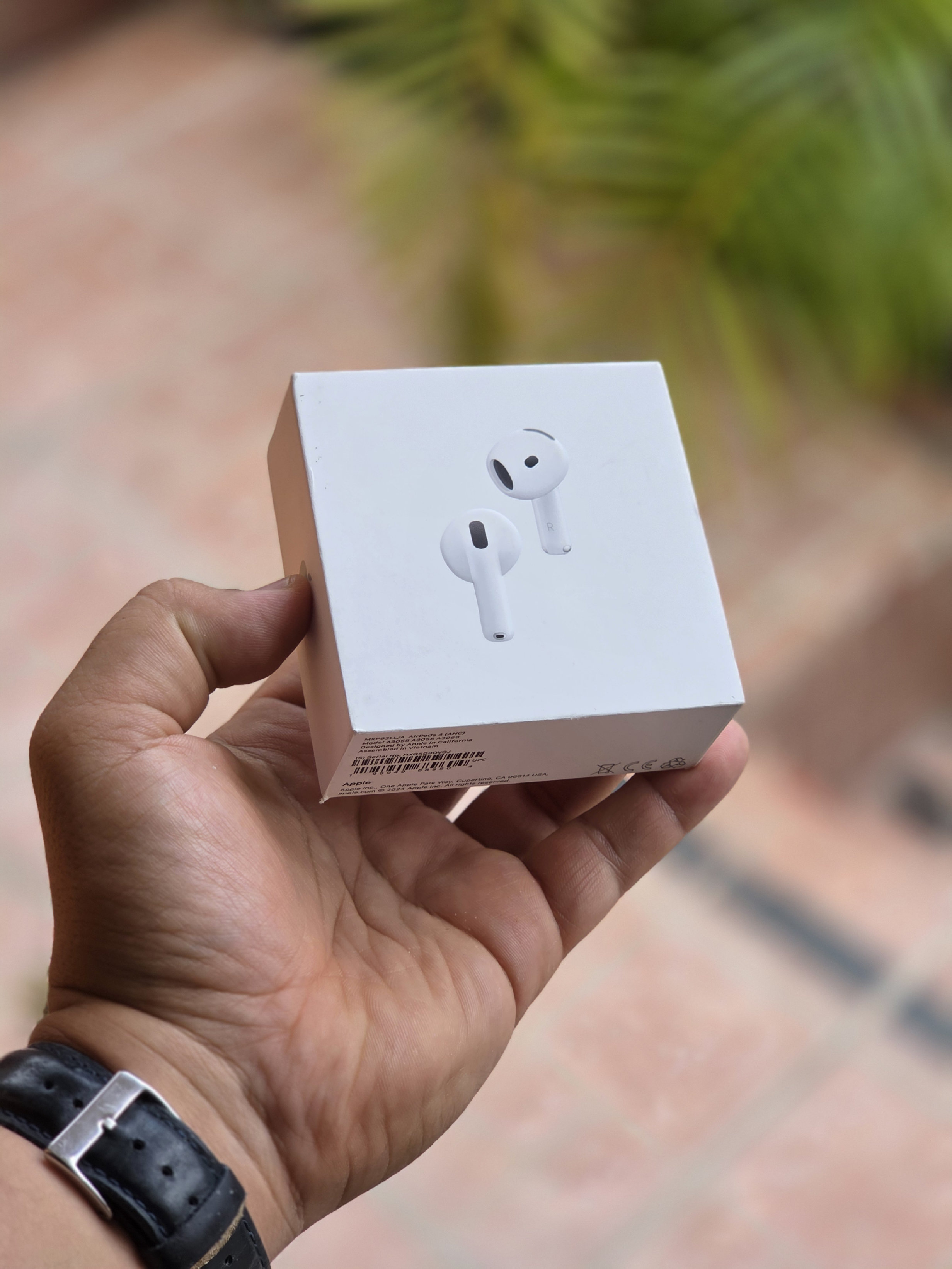 accesorios para electronica - Airpods 4 con cancelación de ruido, comprados en apple.