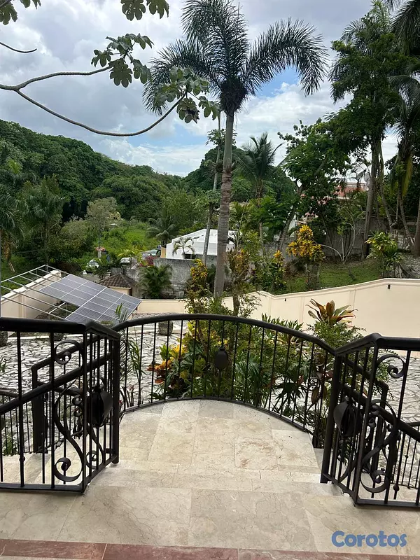 casas - Elegant and spacious luxury home located in Altos  7