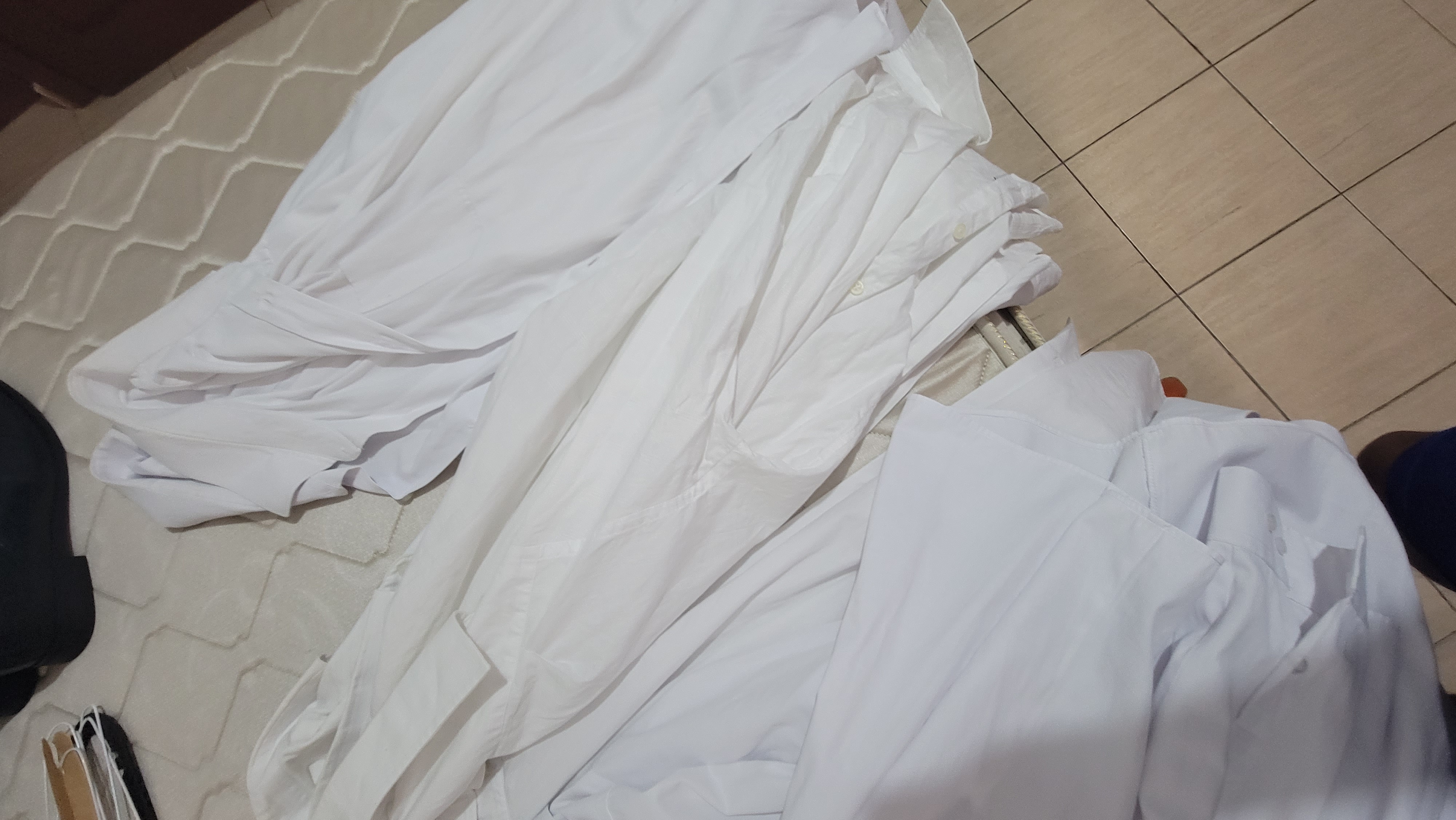 ropa para hombre - **Vendo camisas prácticamente nuevas, size M, L 7