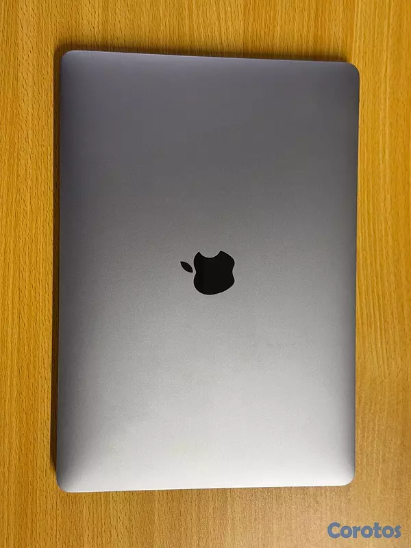computadoras y laptops - Es una MacBook Pro 13” 2020 con 16GB de RAM y 512GB SSD 5