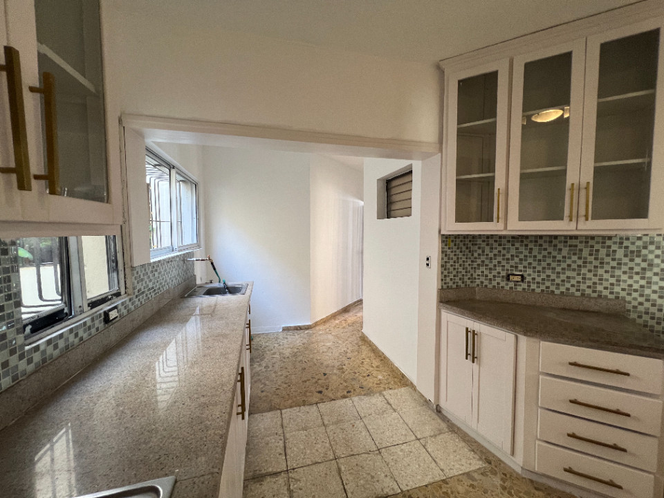 apartamentos - Apartamento en alquiler en Bella Vista 3H, 2B, 1P, 4to piso 5