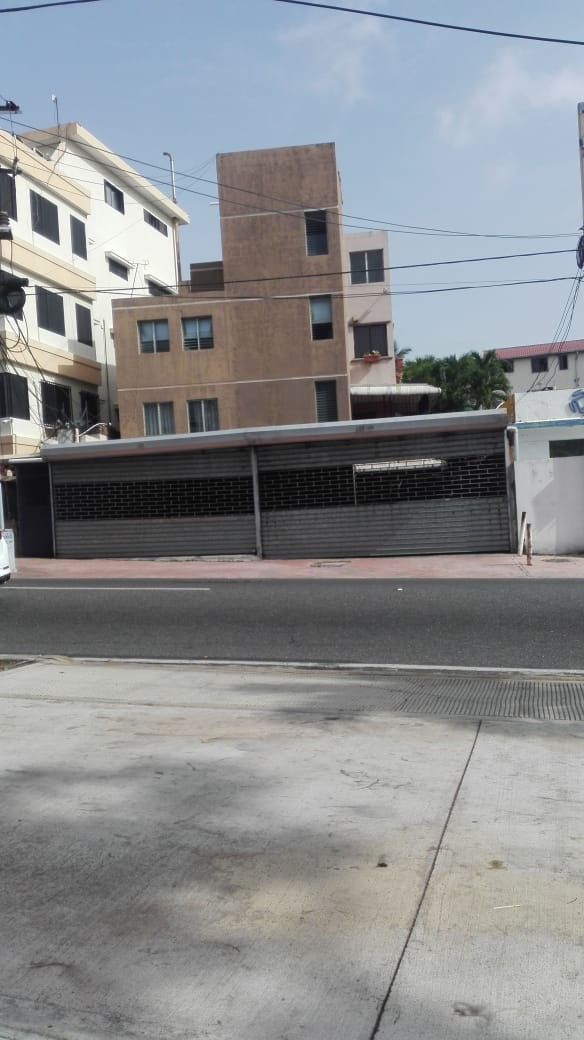 otros inmuebles - Vendo edificio, en la Avenida Bolívar casi esquina Av. Máximo Gómez