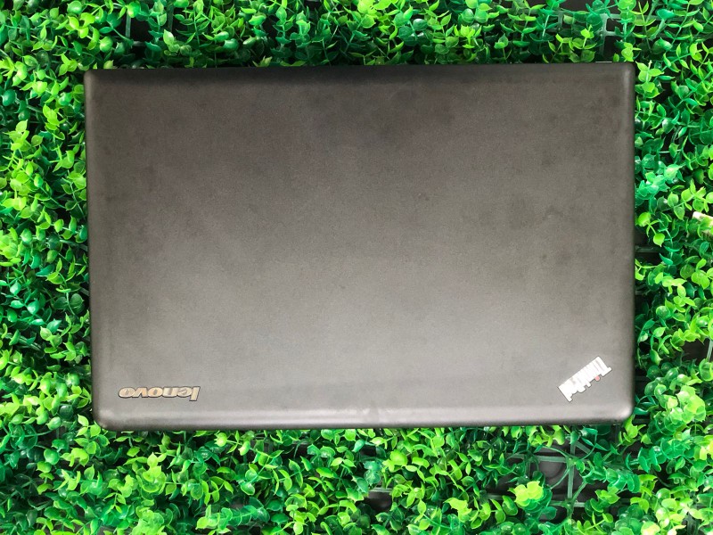 computadoras y laptops - Lenovo ThinkPad E540, 15"  i3-4Ta, 8GB Ram, 128GB SSD Disponible Ya! 3