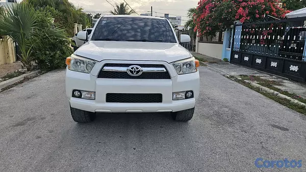 jeepetas y camionetas - Toyota 4runner 2013 3 filas 5