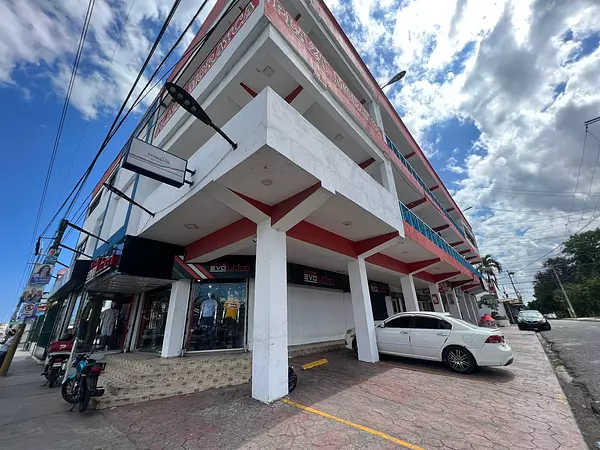 otros inmuebles - Vendo plaza comercial en la Charles de Gaulle 4