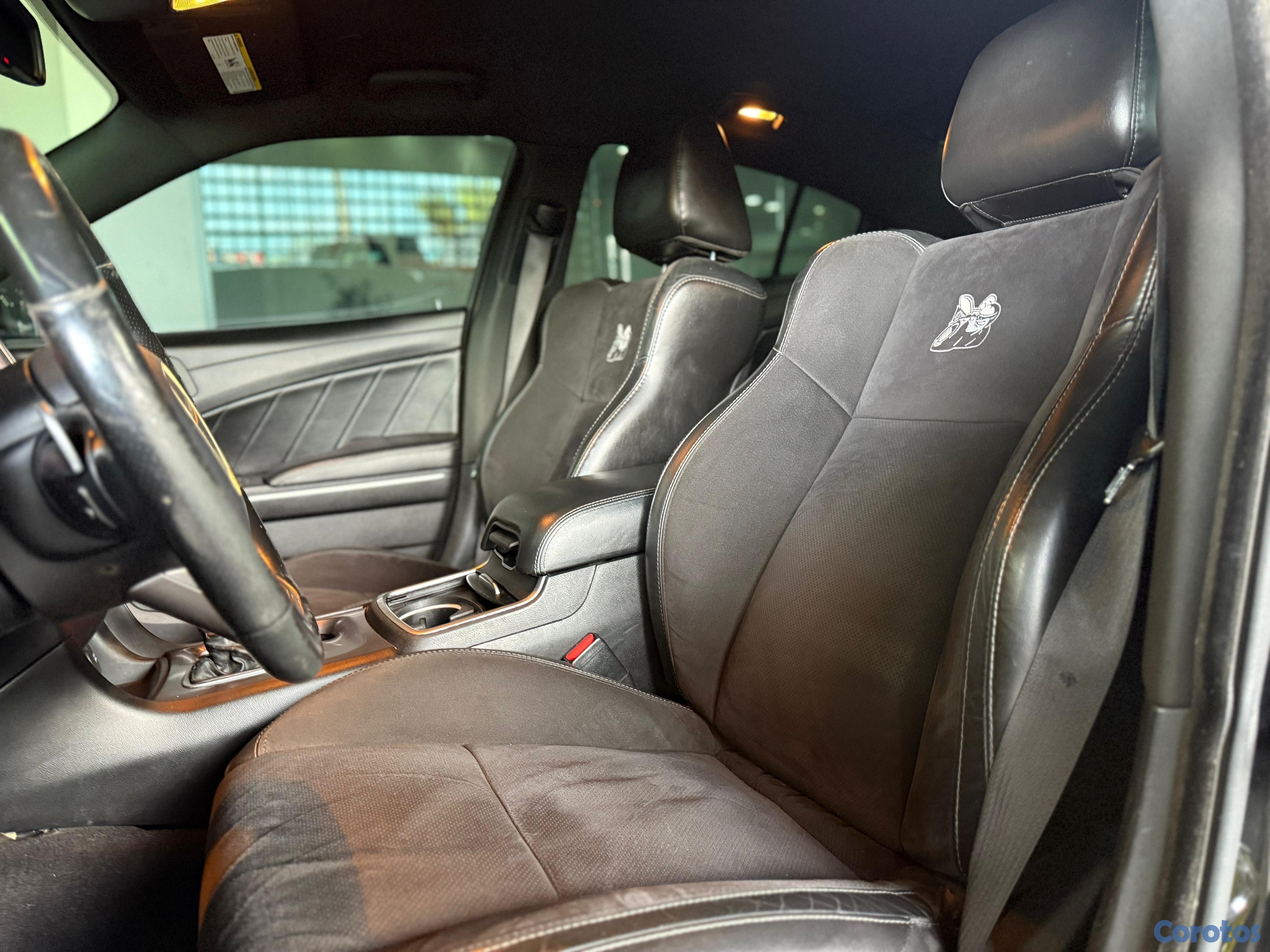 carros - Dodge Charger Scat Pack 2020 7