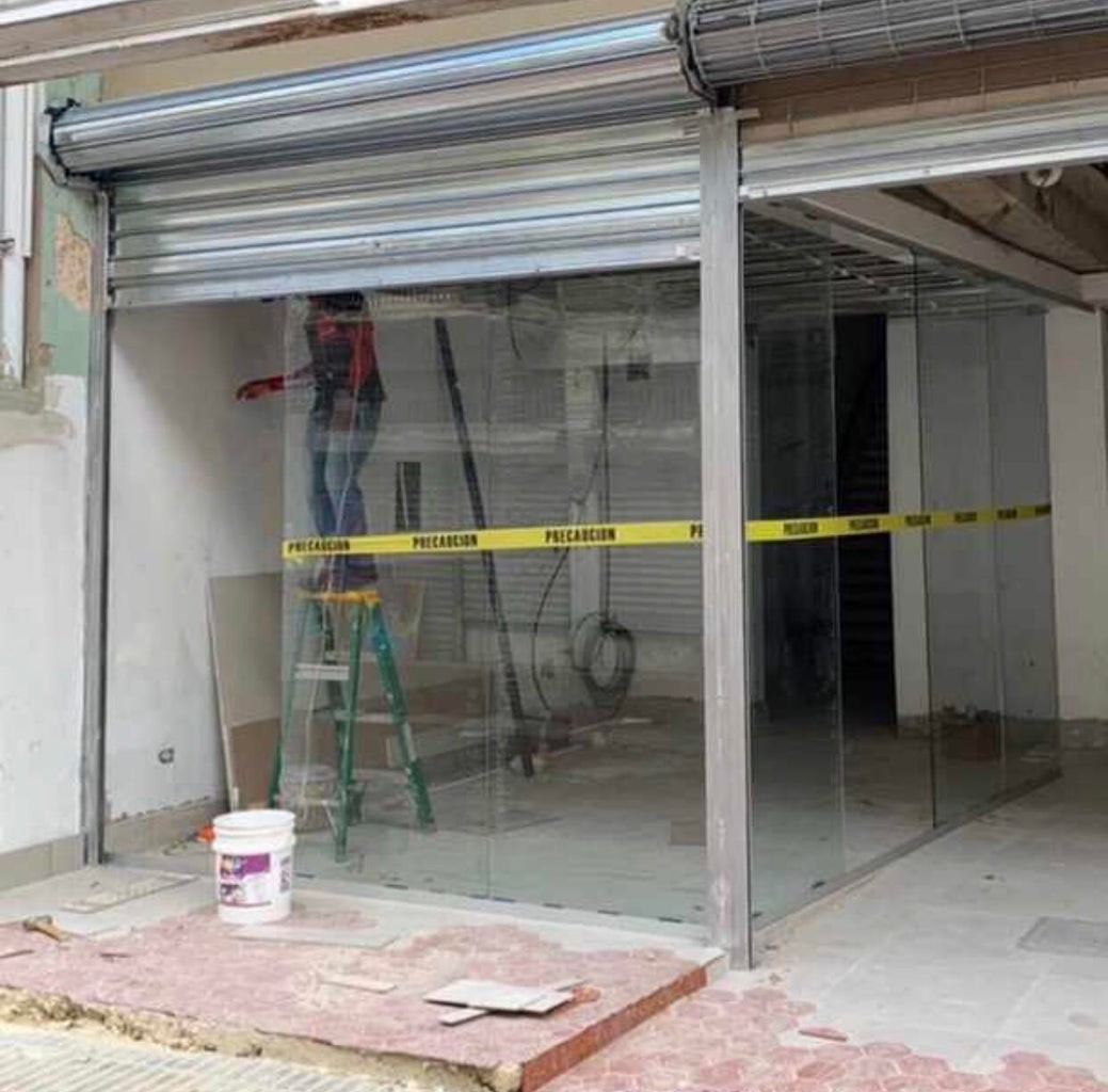 oficinas y locales comerciales - Local disponible en Plaza Comercial 2