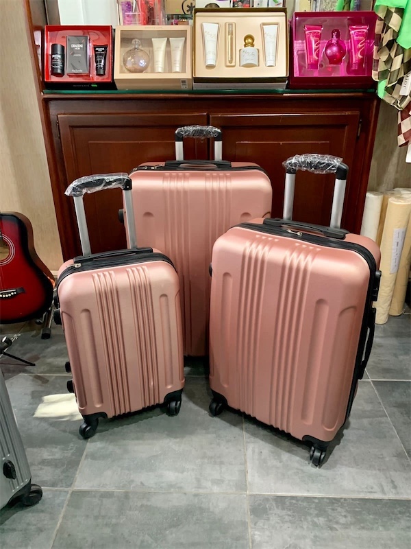 Set maletas plásticas de 3 unidades. Nuevas. AGOTADAS 