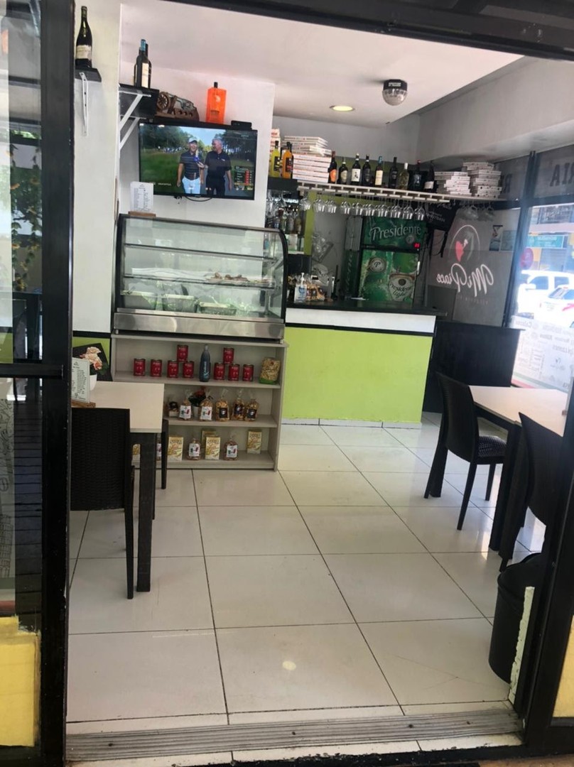 negocios en venta - Traspaso Pizzeria/Bar Ubicado en la Avenida Independencia, Santo Domingo 4