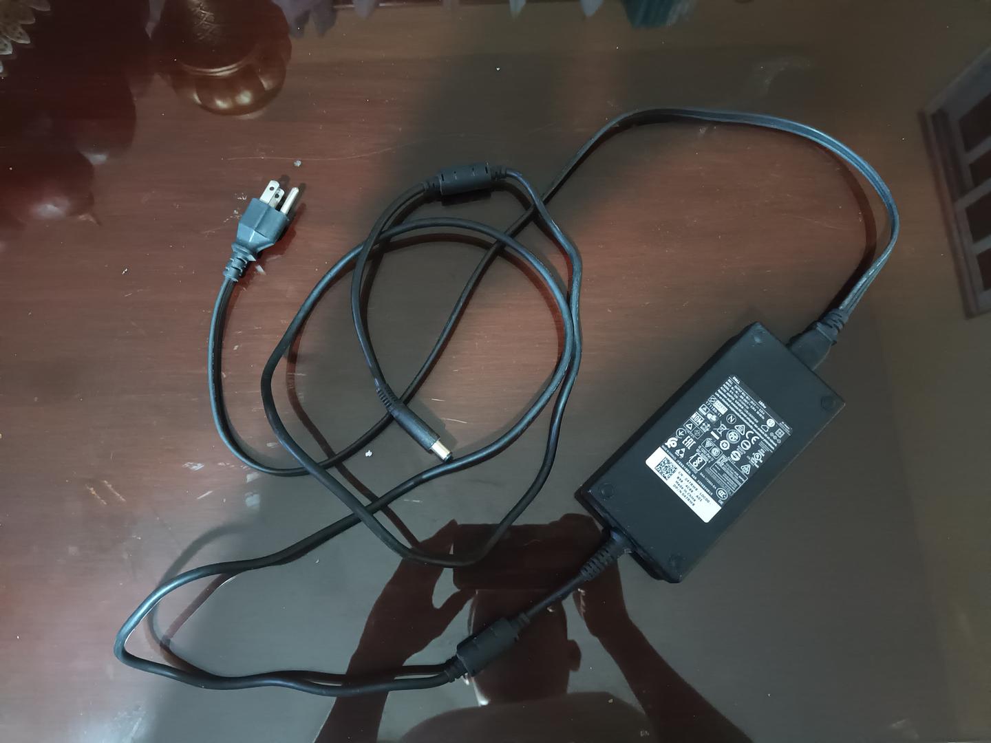 computadoras y laptops - Dell Cargador de 180w 1