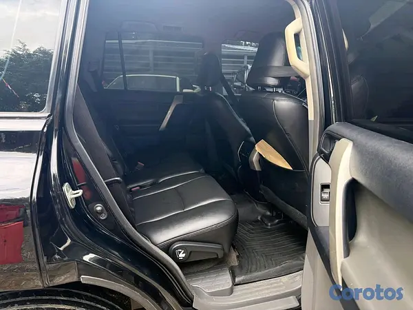 jeepetas y camionetas - Toyota land cruicer prado vx 2010 8