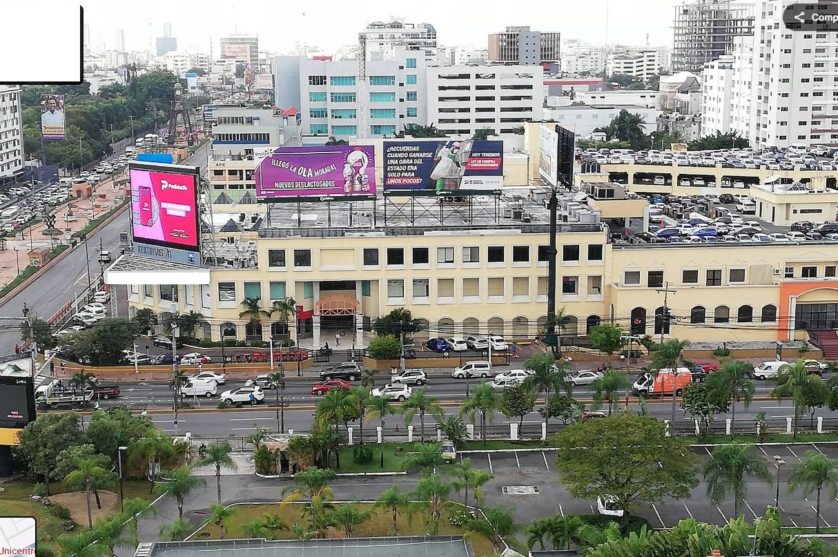 oficinas y locales comerciales - Local en Piantini de 428 metros 