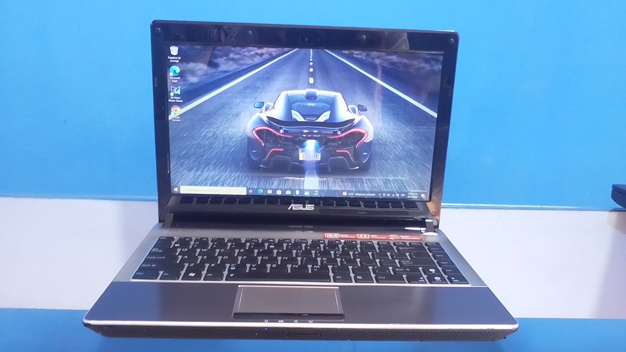 computadoras y laptops - Laptop Asus U30JC Intel Core i3 M350 4GB 500GB HDD 14” Intel Core i5