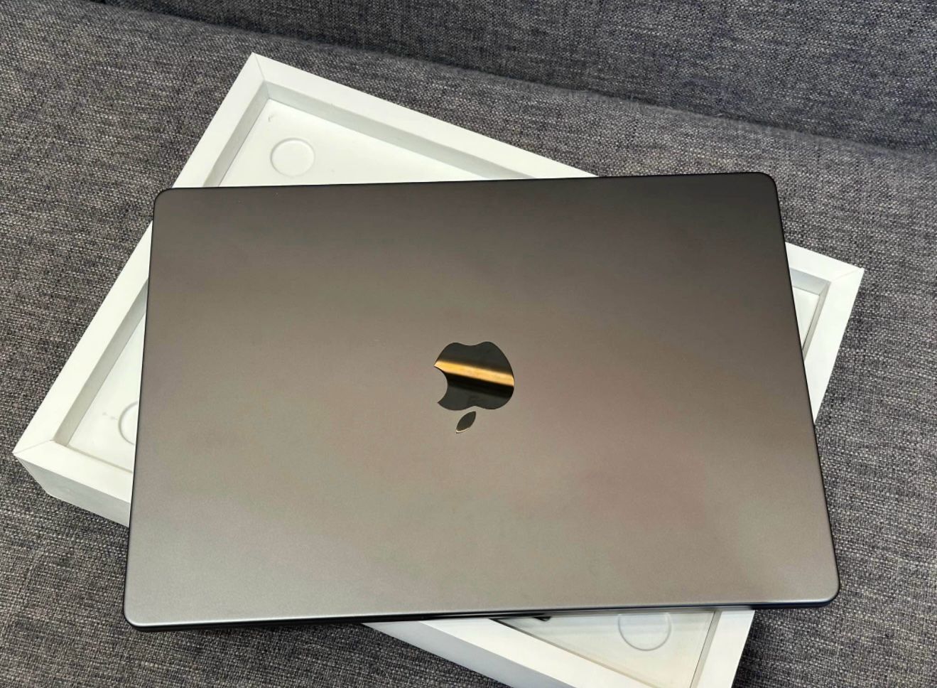 computadoras y laptops - MACBOOK PRO 14-INCH DISPLAY 2023 A2918 oportunidad 5