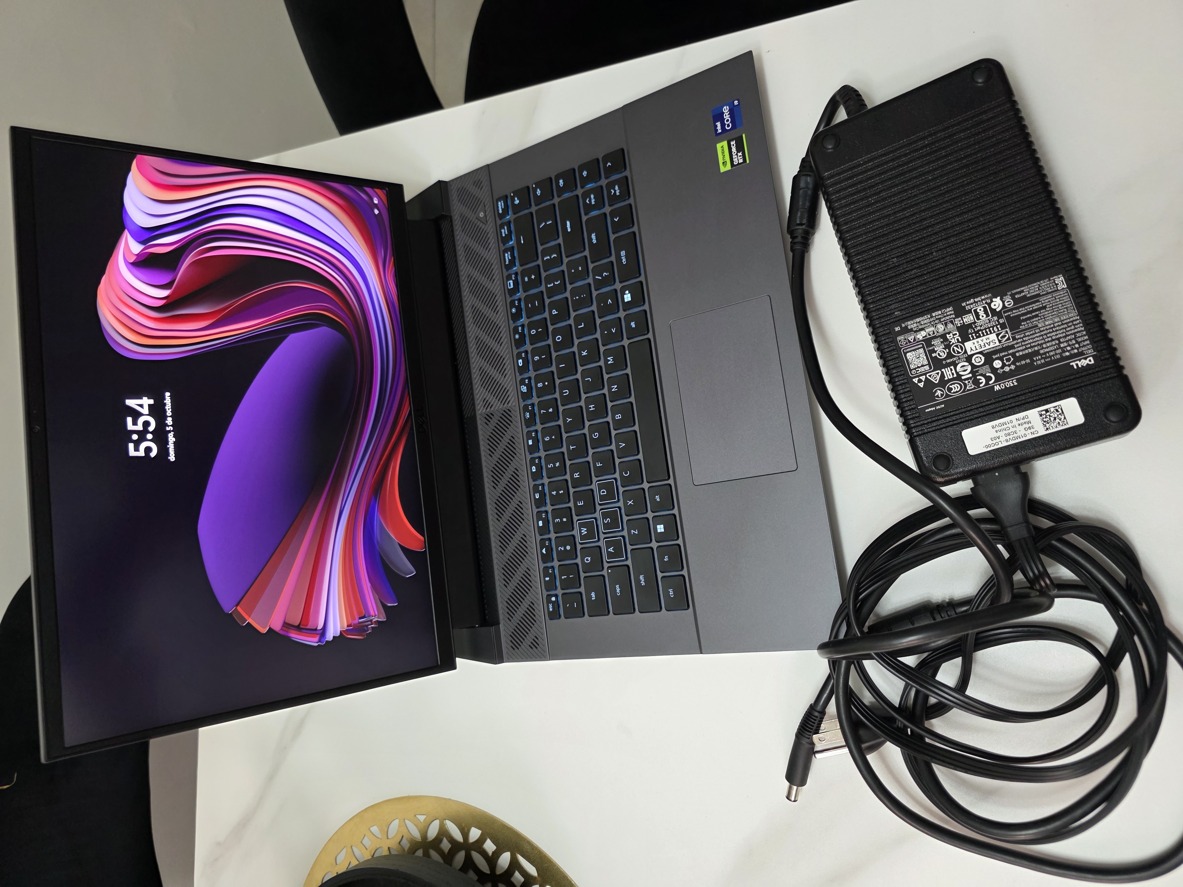 computadoras y laptops - vendo o cambio Laptop Gamer Dell G16, RTX 4070, 32DDR5, 2TERA SSD. i9 13900hx. 10