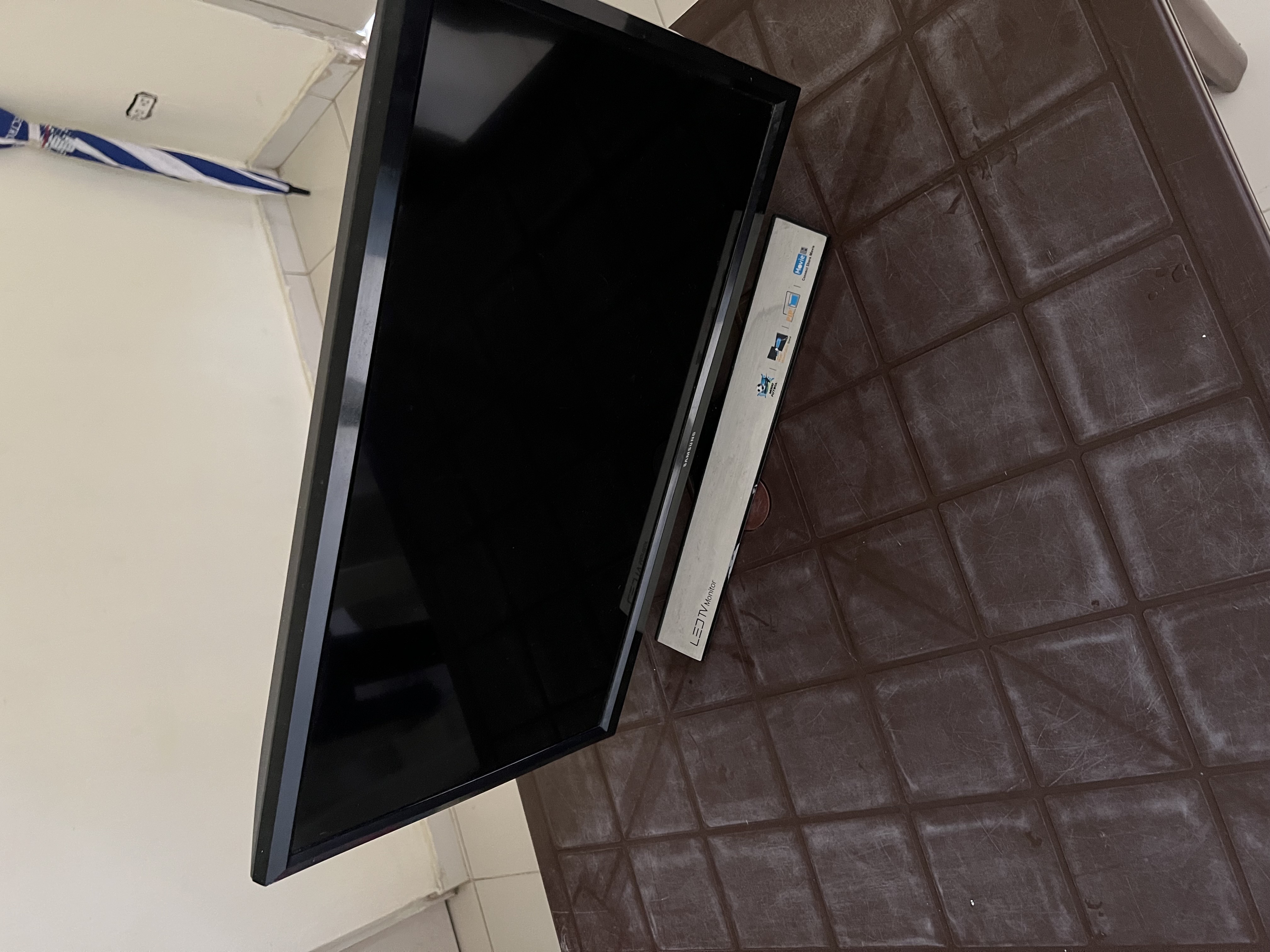 computadoras y laptops - Monitor SAMSUNG 1080p LED, 24” pulgadas  3