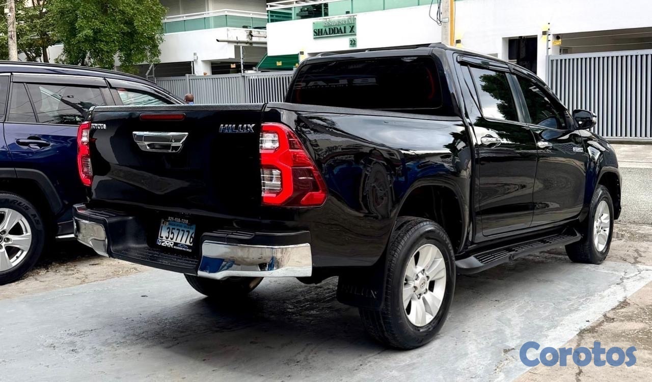 jeepetas y camionetas - Toyota Hilux 2016 4x4 5