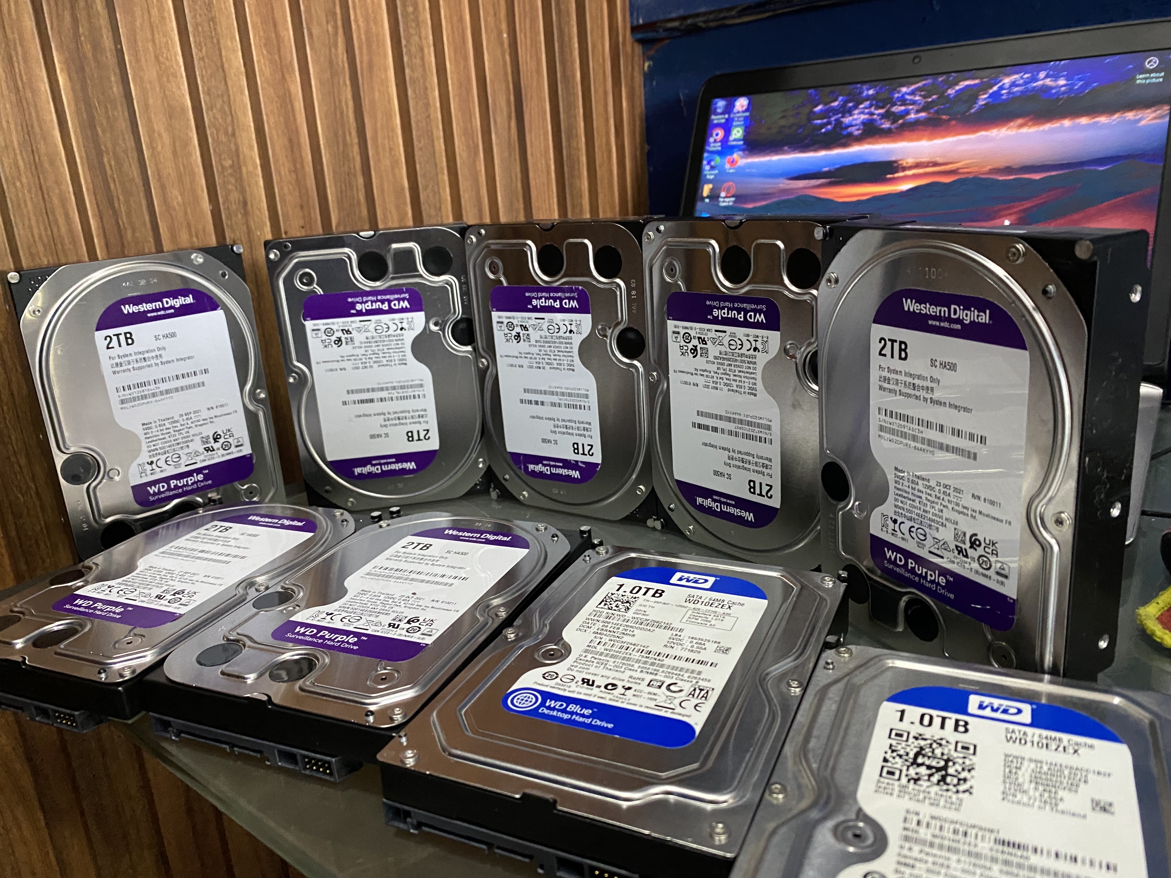camaras y audio - Disco duro sata HDD 2TB 1TB  purpura  3