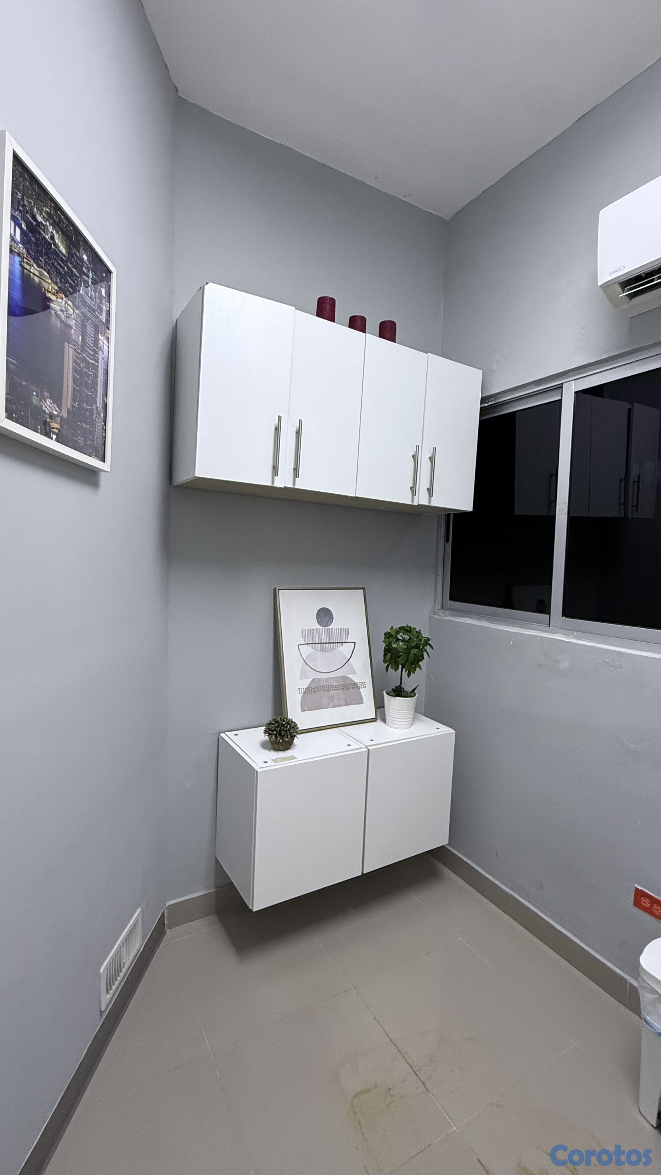 oficinas y locales comerciales - Se alquila cubilo para médicos, estética y masajes 6