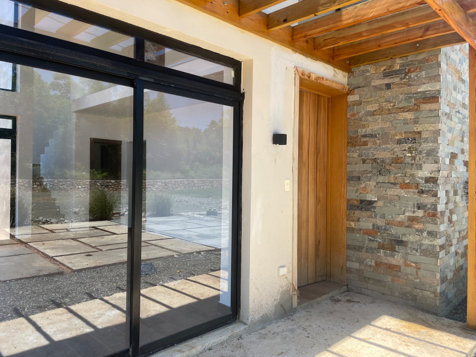 casas vacacionales y villas - Hermosa Villa 2 Niveles  en fase de terminación en JARABACOA, 770 Mts.2 4