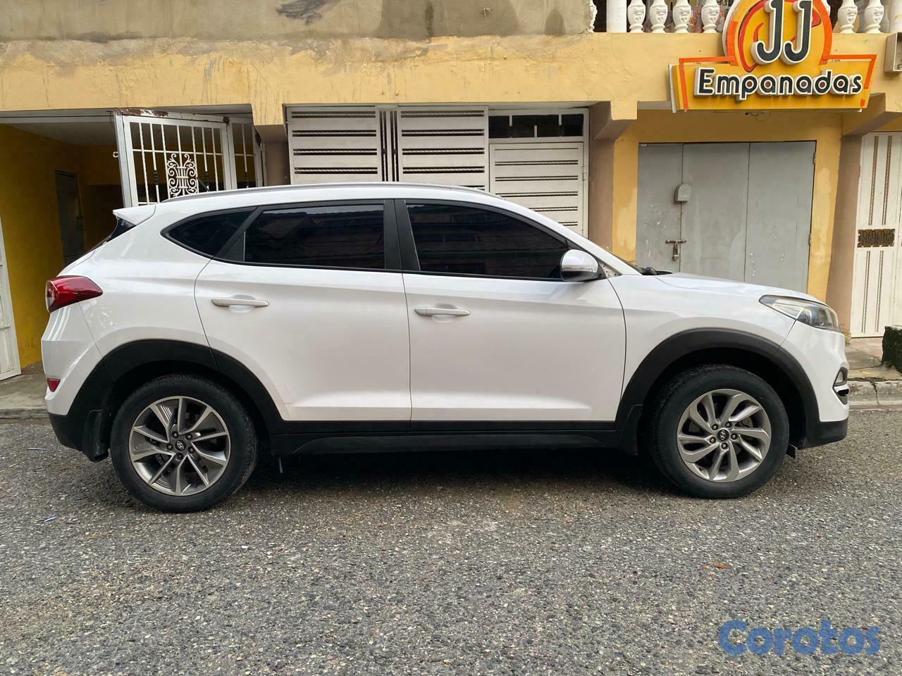 jeepetas y camionetas - Disponible  HYUNDAI  TUCSON. 2017. MOTOR  DOHC.  107.000 KM   3