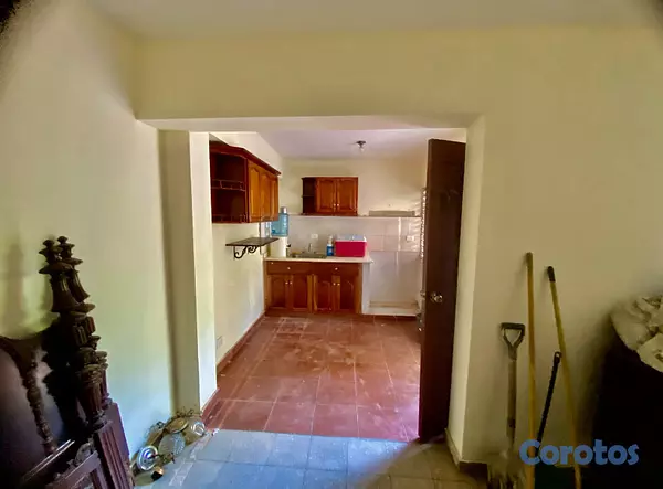 oficinas y locales comerciales - se alquila casa  6