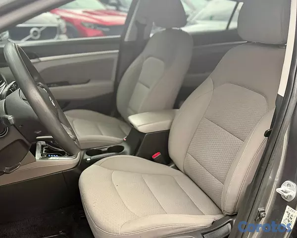 carros - HYUNDAI ELANTRA SE 2019 3