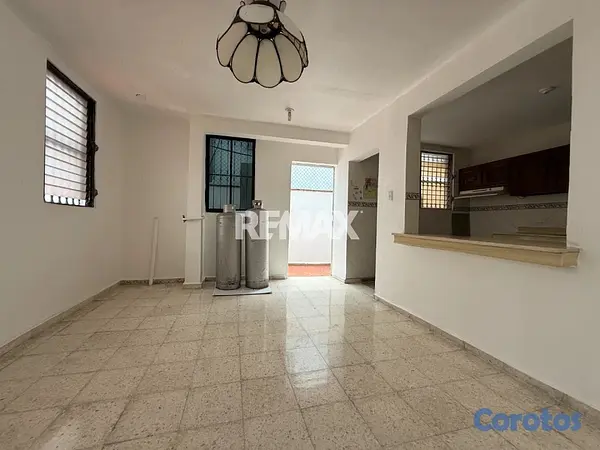 oficinas y locales comerciales - Local comercial de 250mt2 en alquiler en Los Prado 12