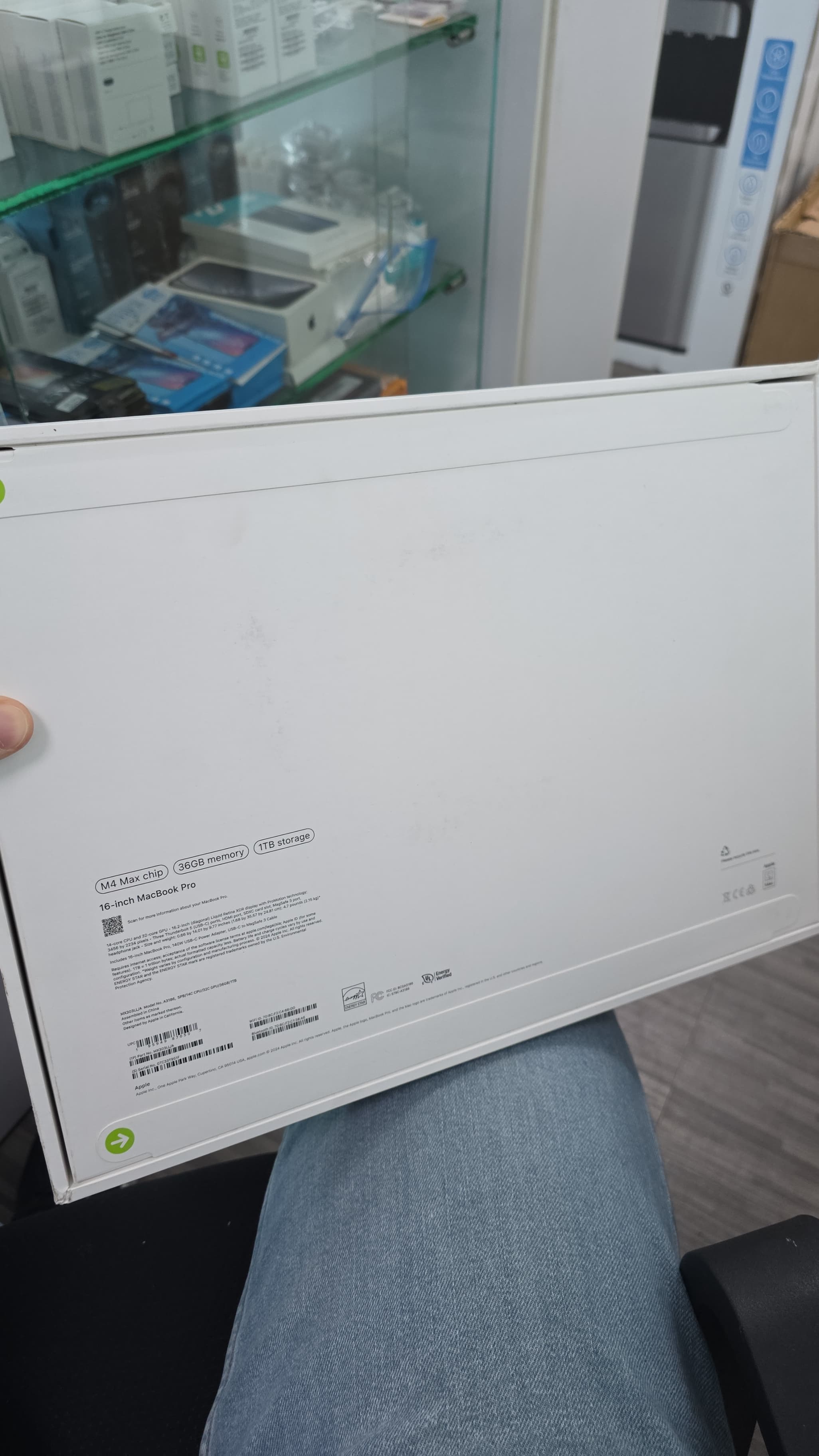 computadoras y laptops - MacBook Pro 2024 16” Chip M4 Max 1TB 36GB RAM Nuev 2