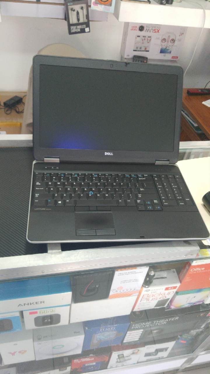 computadoras y laptops - laptop dell E6540 i7 4ta 8gb ram 500gn con15.6
