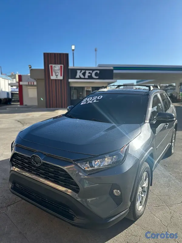 jeepetas y camionetas - Toyota RAV4 2020 XLE 2