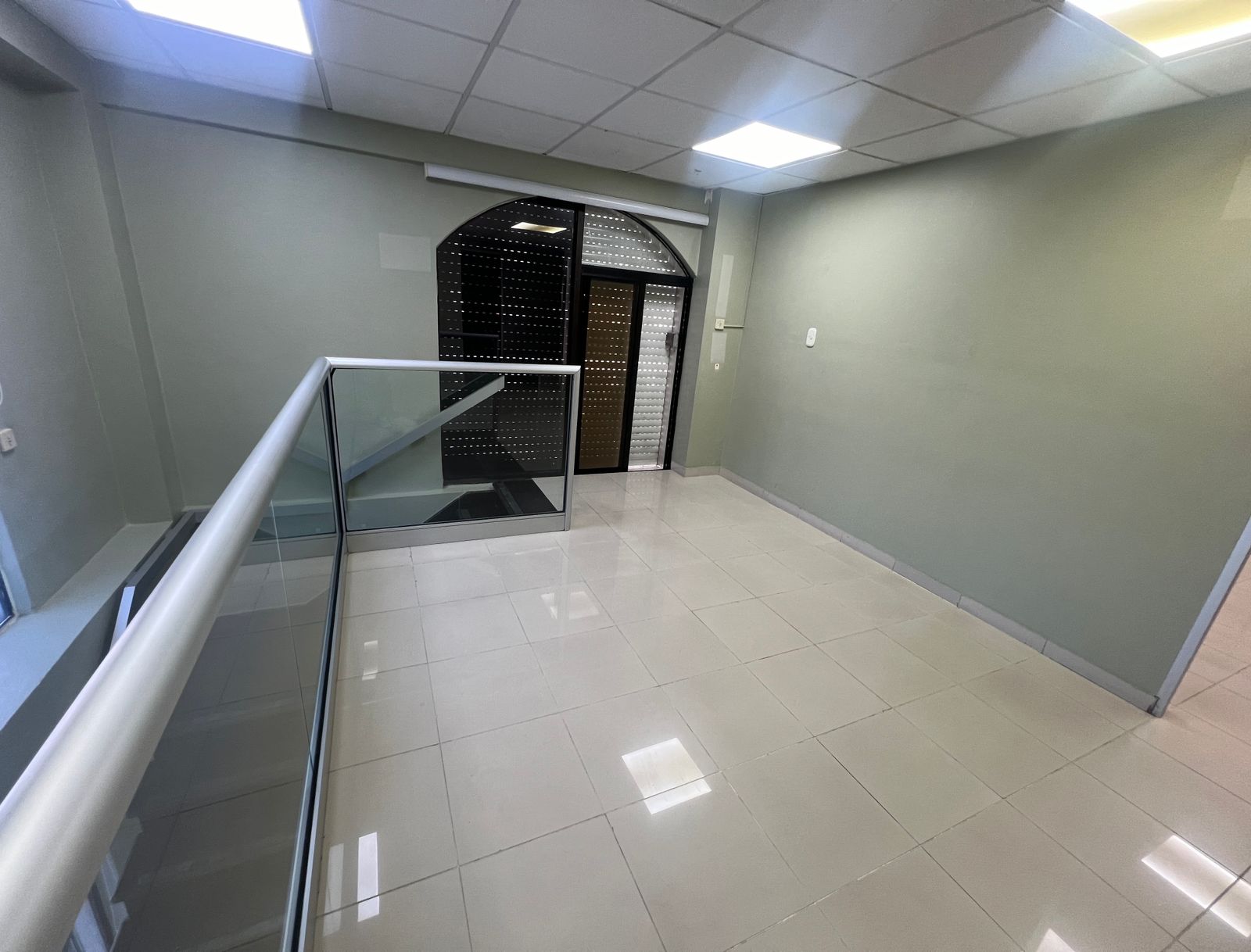 oficinas y locales comerciales - exelente oficina comercial piantini  8